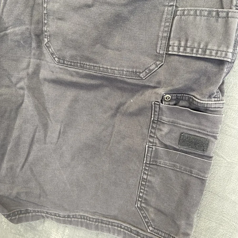 Duluth Trading Flex Fire Hose Cargo Shorts Men's Size 44 Dark‎ Gray Work Shorts